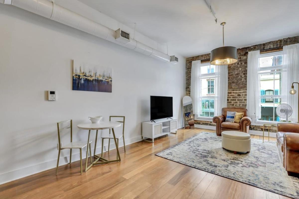 Lush Savannah Loft - Near Plant Riverside District Exteriör bild